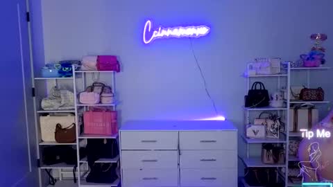 Snapshot of ccinnamon chatting on October 17, 12:14 am Ccinnamon online show from October 17, 12:14 am