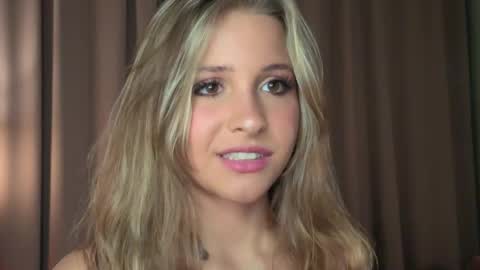 Lina  online show from March 29, 7:37 pm