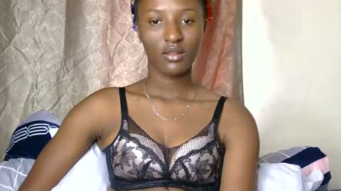 cee_queen online show from June 12, 7:18 am