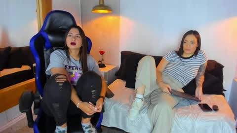 celeste_starsss online show from April 17, 10:01 pm