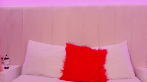 celestebellmont online show from December 3, 12:39 pm