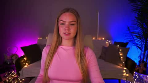 celestenoirr online show from June 3, 2:20 pm