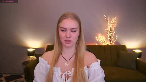 celestenoirr online show from November 12, 8:38 am