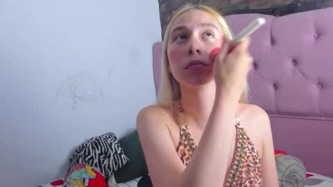 Snapshot of celestepaige__ chatting on October 16, 4:50 pm Celeste online show from October 16, 4:50 pm