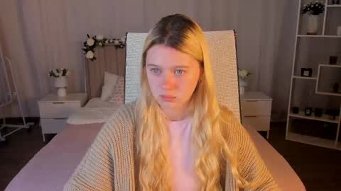 your cute kitty online show from May 26, 6:36 pm