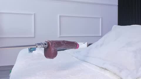 Celeste Bloom online show from February 11, 6:30 am