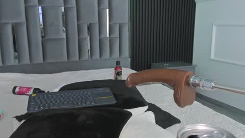 Celeste Bloom online show from February 13, 8:59 am