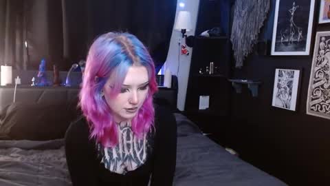 Averi online show from January 30, 12:18 am