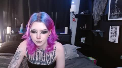 Averi online show from January 25, 11:32 pm