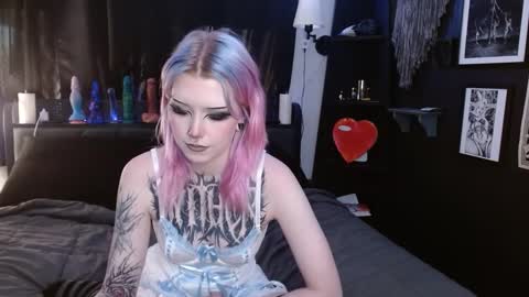 Averi online show from February 17, 11:22 pm