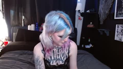 Averi online show from January 20, 11:21 pm