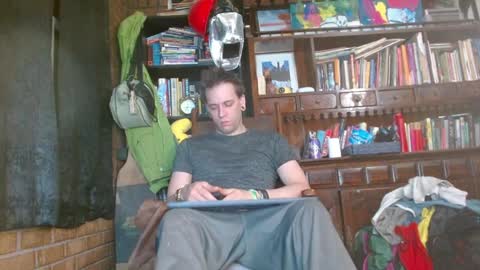 cguffey2284 online show from February 27, 12:14 am