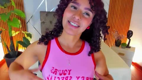 CHAARLOTTEE online show from December 18, 9:10 pm