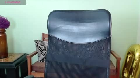 Chalon  online show from April 18, 7:58 pm