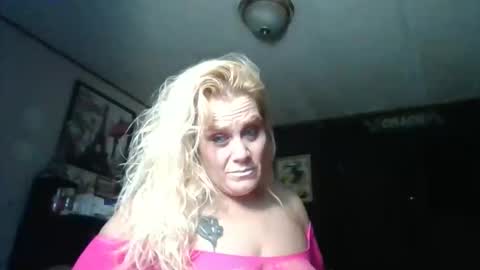 Ms. Behaving online show from February 24, 6:22 pm