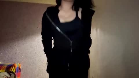 Lola online show from December 22, 6:14 pm