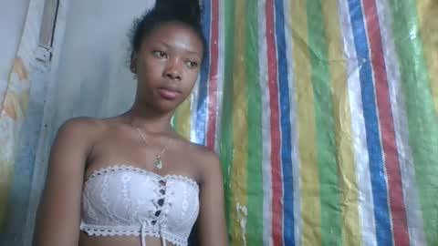 chariola0101 online show from February 7, 9:48 pm