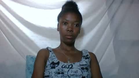 chariola0101 online show from February 23, 11:14 pm