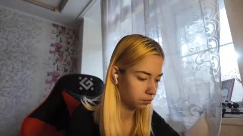 Nancy online show from November 14, 8:16 am