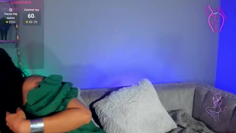 charlhot_ online show from November 18, 12:41 pm