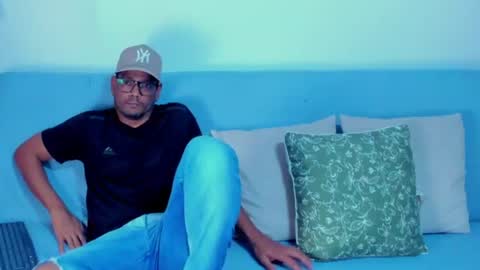 charlie_p_ online show from July 16, 2:37 am