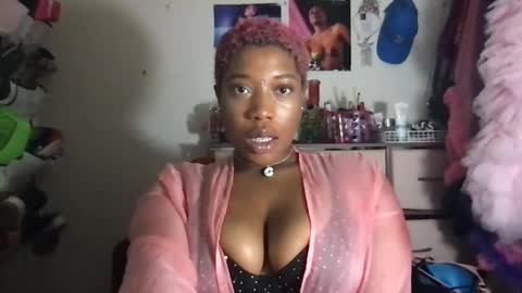 charliecakesssss online show from December 10, 6:22 am