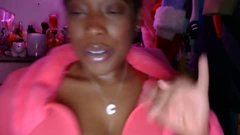 charliecakesssss online show from January 18, 3:05 pm