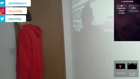 Snapshot of charlotbelucci_ chatting on October 20, 10:48 pm Ale punky online show from October 20, 10:48 pm