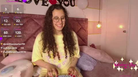 Snapshot of charlote__miller chatting on February 16, 1:49 pm You honey online show from February 16, 1:49 pm