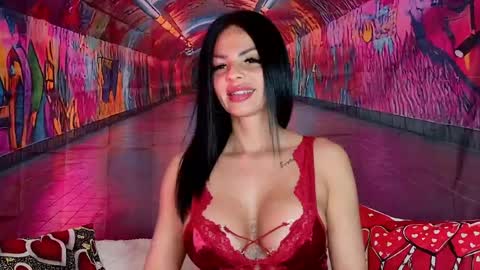 CHARLOTTE online show from April 17, 2:25 am