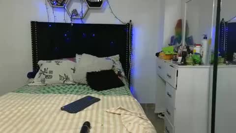 charlotte_027 online show from June 5, 6:52 am