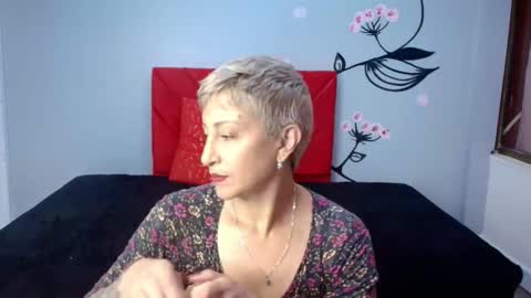 CHARLOTTE GRAY online show from November 4, 12:17 pm