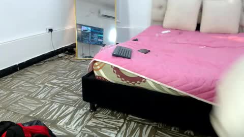 charlottte y dante online show from November 4, 6:15 am