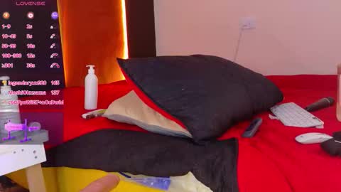 CHARLOTTE online show from February 6, 11:18 pm