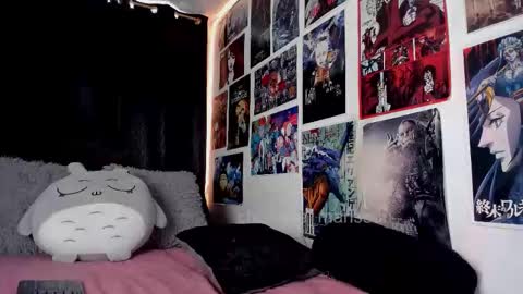 Charlotte online show from December 18, 7:31 pm