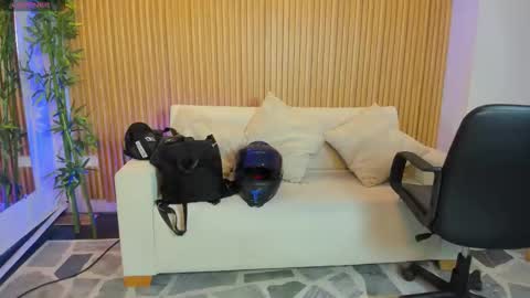 Snapshot of charlotte_whitee1 chatting on October 2, 11:20 am Charlotte Everyday From 0700 to 1300 Col Time online show from October 2, 11:20 am