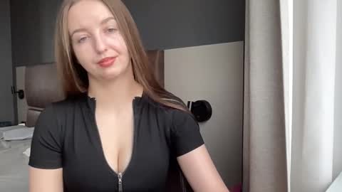 CharlotteXGold online show from March 8, 8:18 am