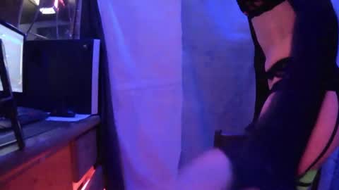 charly dest online show from October 3, 1:48 am