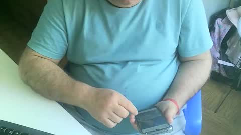 charly online show from April 15, 8:17 am