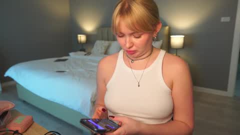 my fansly Charming daisy              My Wishlist  for new toys     online show from April 20, 11:13 am