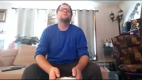 Snapshot of charmingatom chatting on December 4, 6:33 pm charmingatom online show from December 4, 6:33 pm