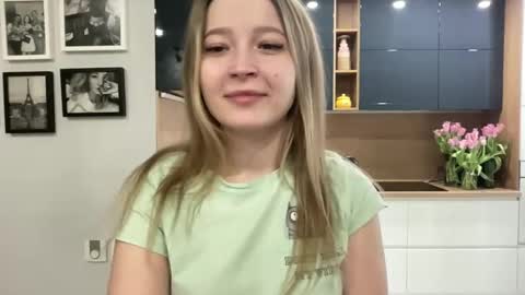 Sarah online show from March 12, 12:04 pm