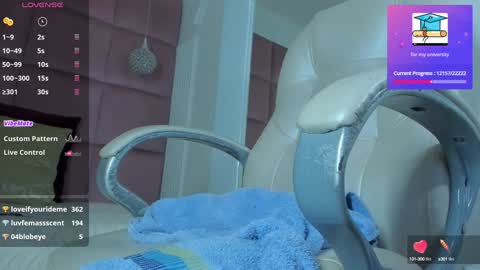 Andrea online show from December 10, 3:55 pm