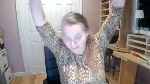 chealsiek online show from December 22, 2:40 am