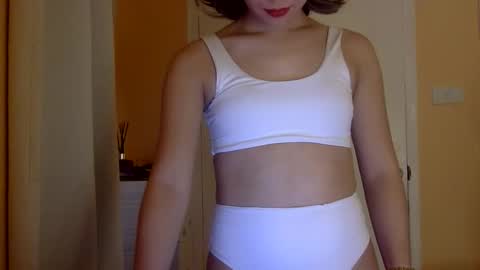 chelly4u69 online show from December 23, 6:19 am