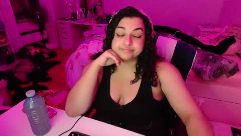 Snapshot of chericheesecake chatting on October 25, 3:29 am chericheesecake online show from October 25, 3:29 am