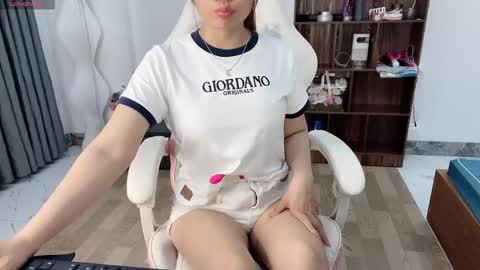 cherry online show from May 12, 5:00 pm