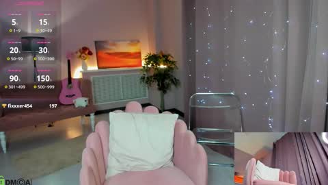 Snapshot of cherry_lexi chatting on October 9, 12:27 am Lexi online show from October 9, 12:27 am