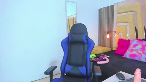 Cherry Mew and jean online show from March 7, 3:18 pm