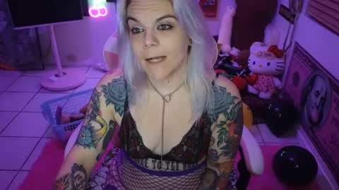 CherryBombBomb online show from February 1, 9:21 am